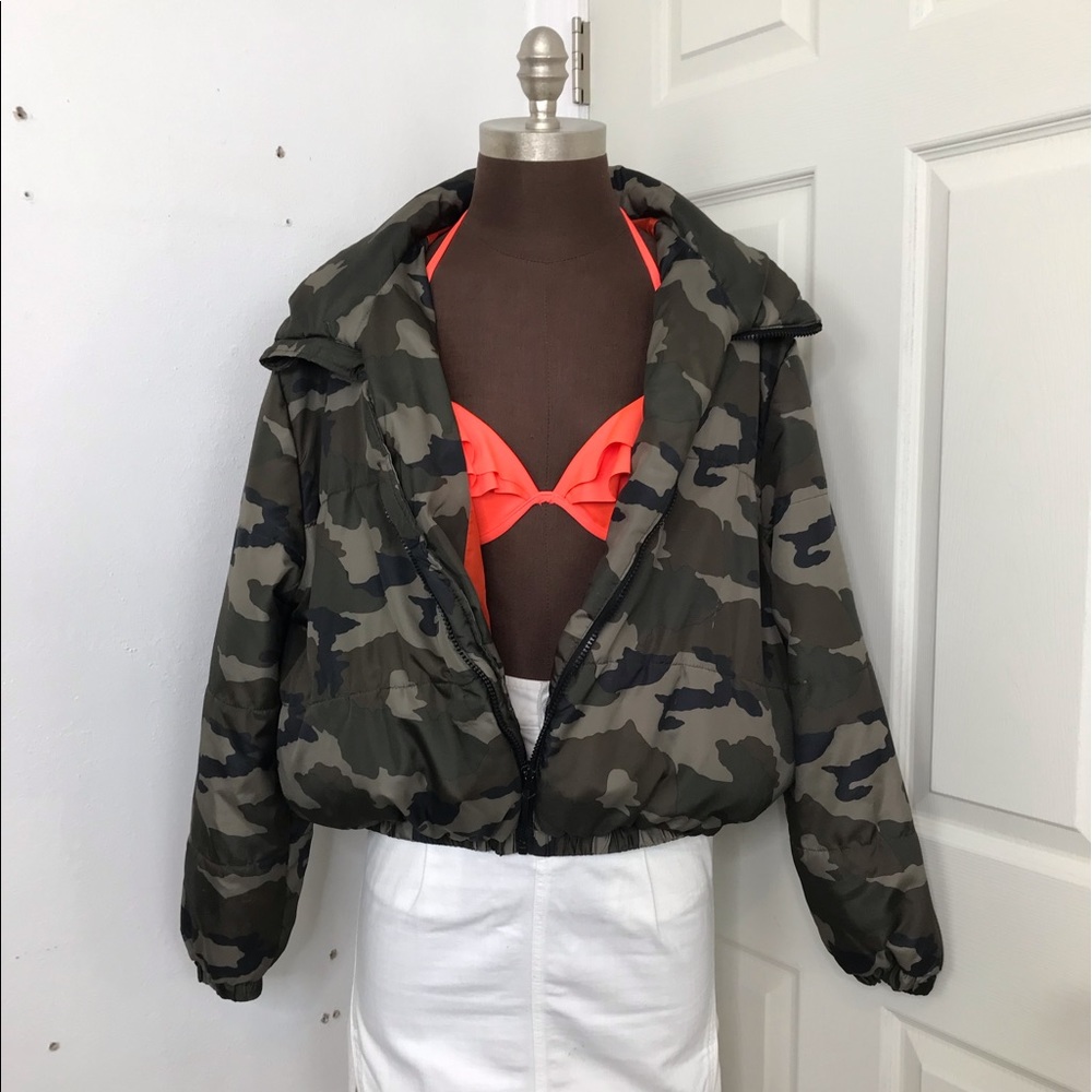 Wild Fable Camouflage Puffer Jacket SZ XL